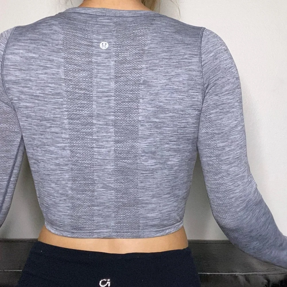 lululemon athletica reposhing this